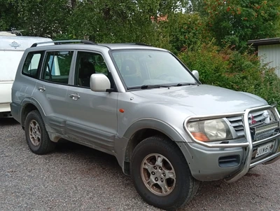 Mitsubishi Pajero Wagon 3,2 DI-D Comfort 2001, kuva 3/12