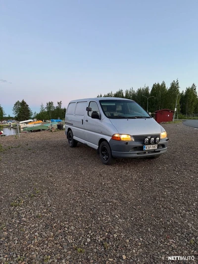 Toyota Hiace 2006, photo 2/11