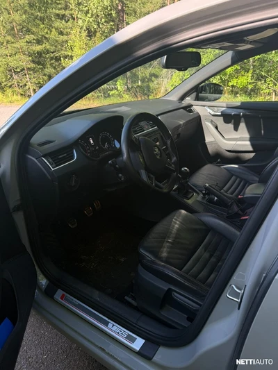 Skoda Octavia Combi 2,0 TDI 184 RS 2016, photo 6/7