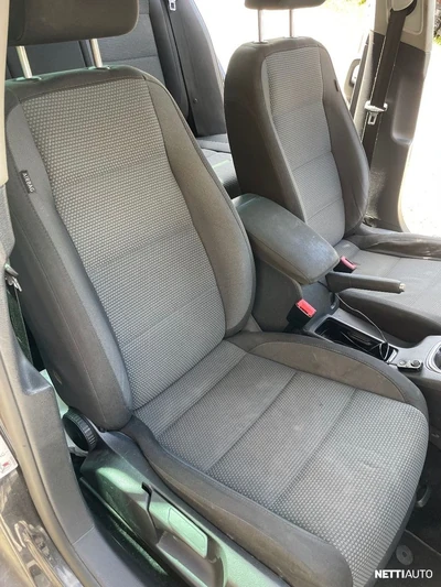 Volkswagen Jetta 2010, photo 3/16
