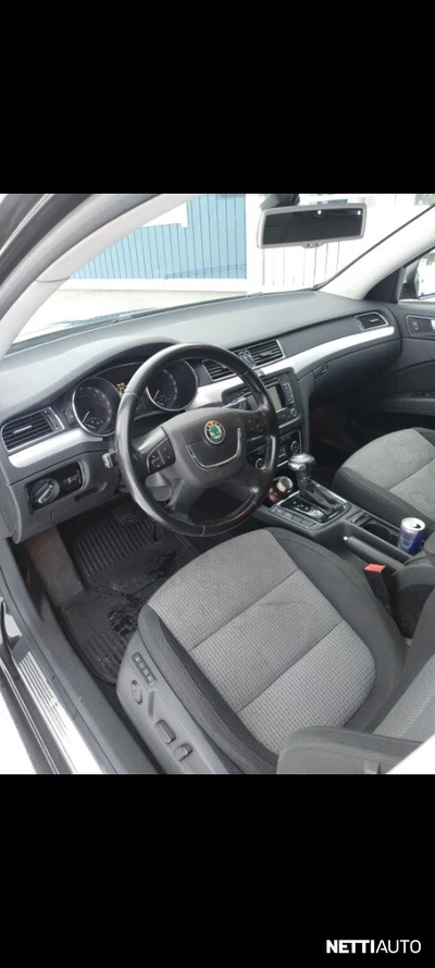 Skoda Superb 2012, kuva 4/8