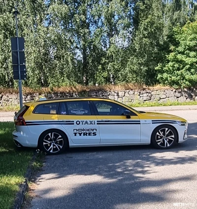 Volvo V60 D3 AWD R-Design aut 2019, photo 2/4