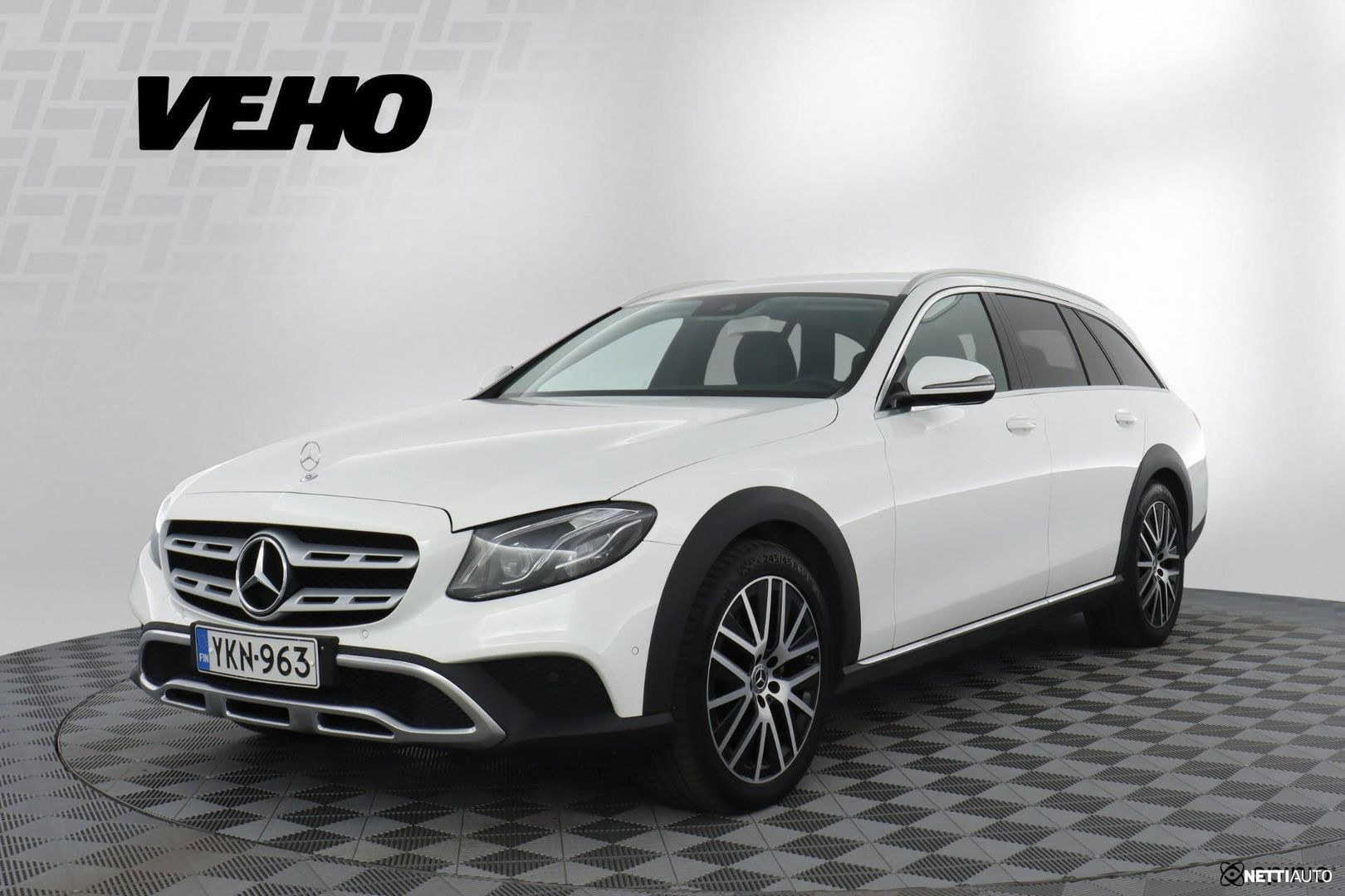Mercedes-Benz E
