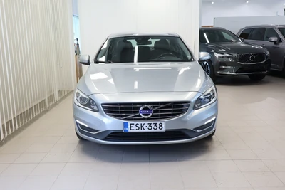 Volvo S60 T4 Momentum 2015, photo 2/20
