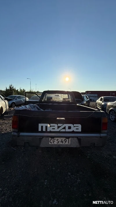 Mazda B B 1992, photo 7/14