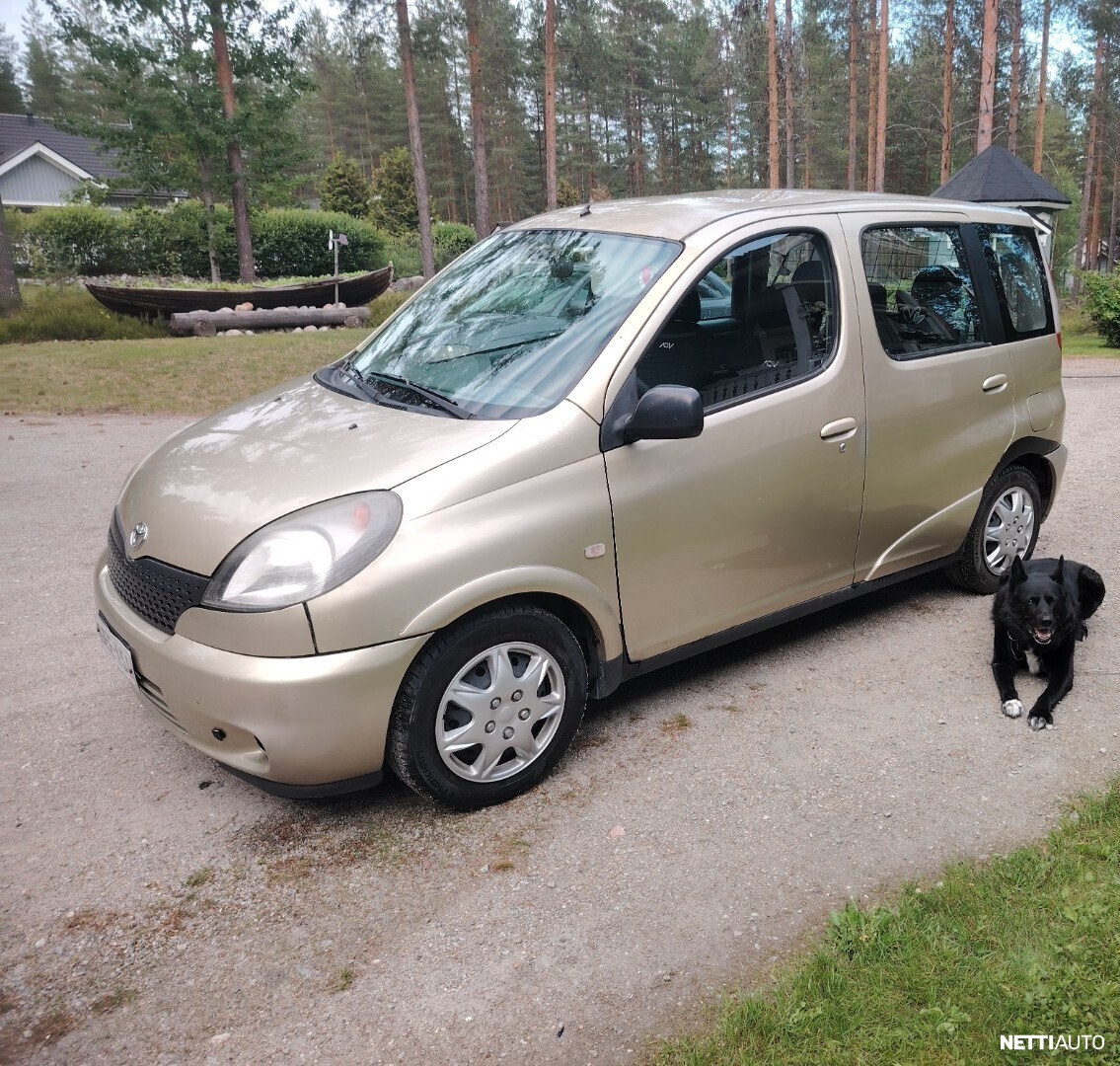 Toyota Yaris Verso
