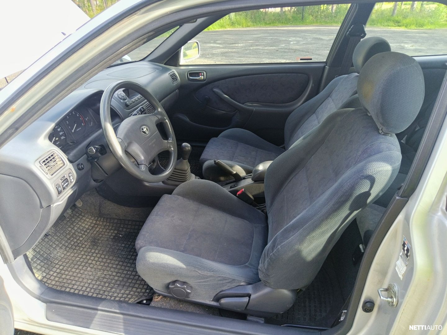 Toyota Corolla 2000, photo 6/9