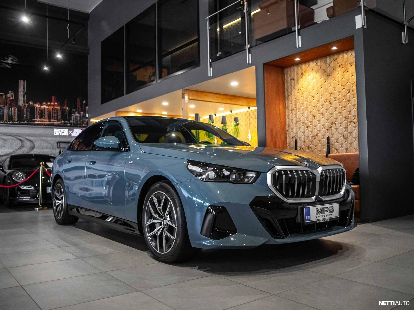 BMW 550