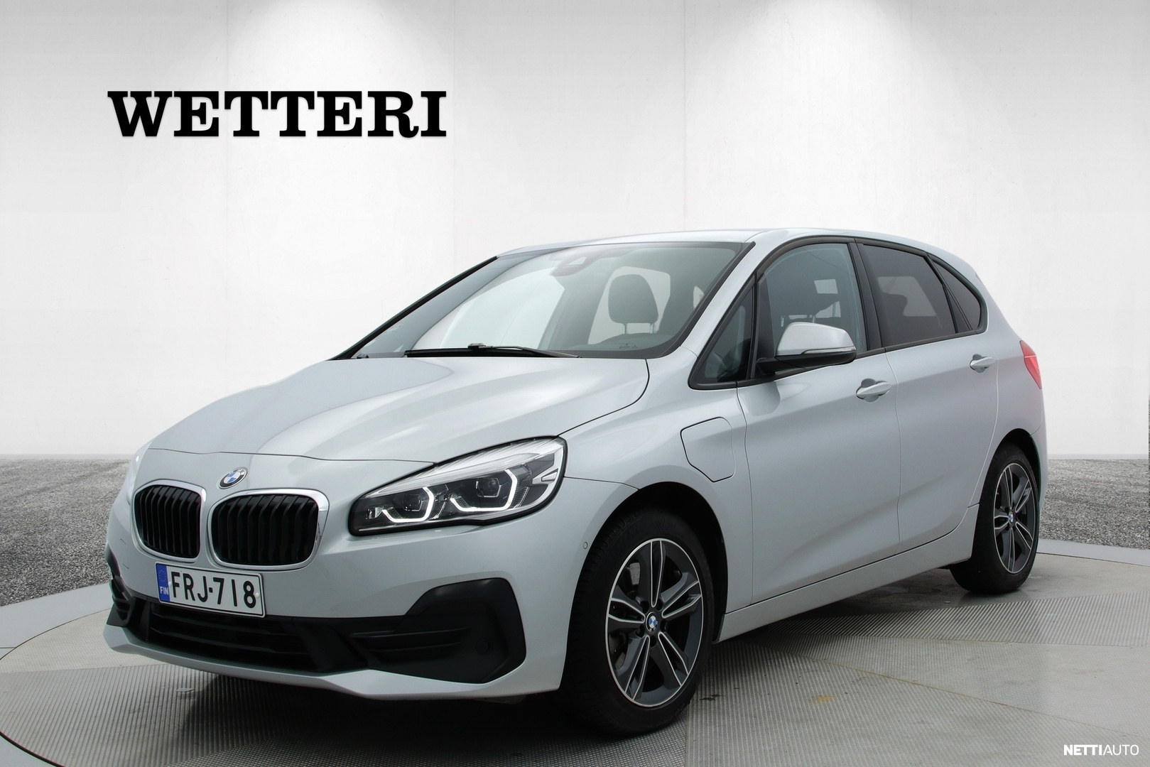 BMW 225