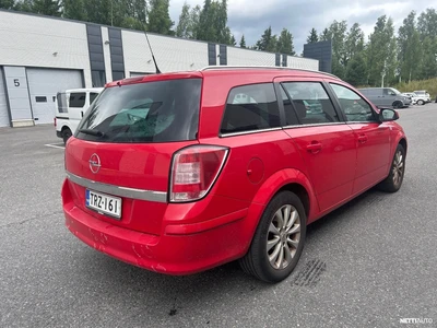 Opel Astra 2010, kuva 4/10