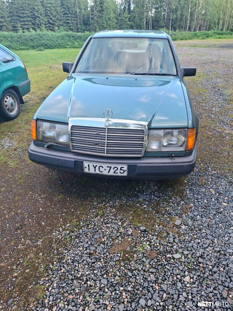 Mercedes-Benz 124