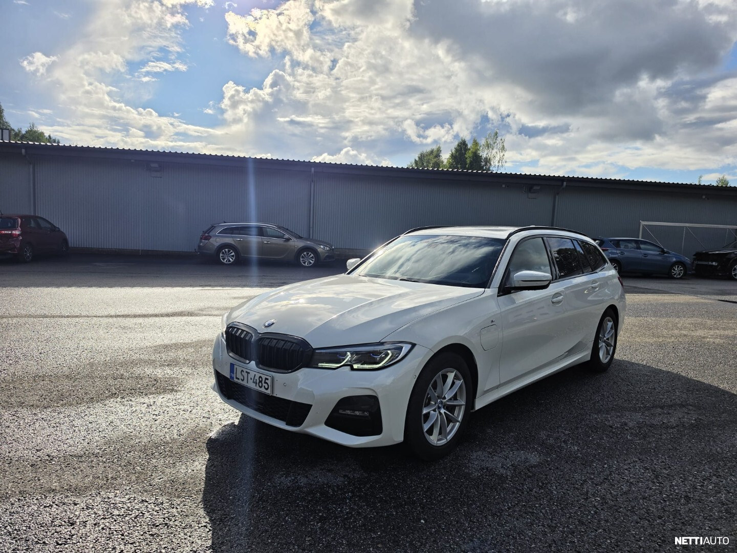 BMW 330