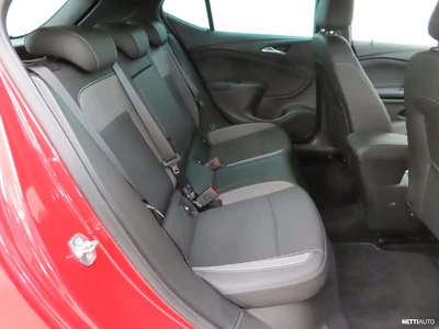 Opel Astra 2021, kuva 7/10