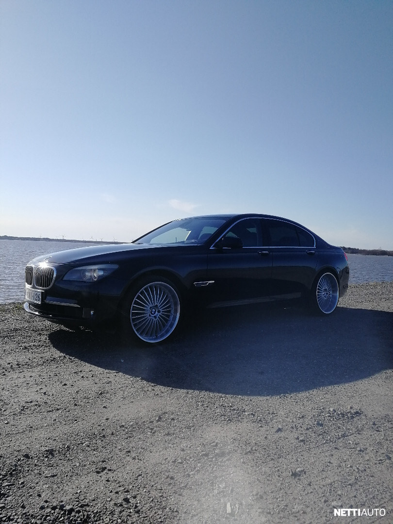 BMW 750