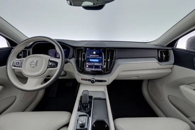 Volvo XC60 2023, photo 7/10