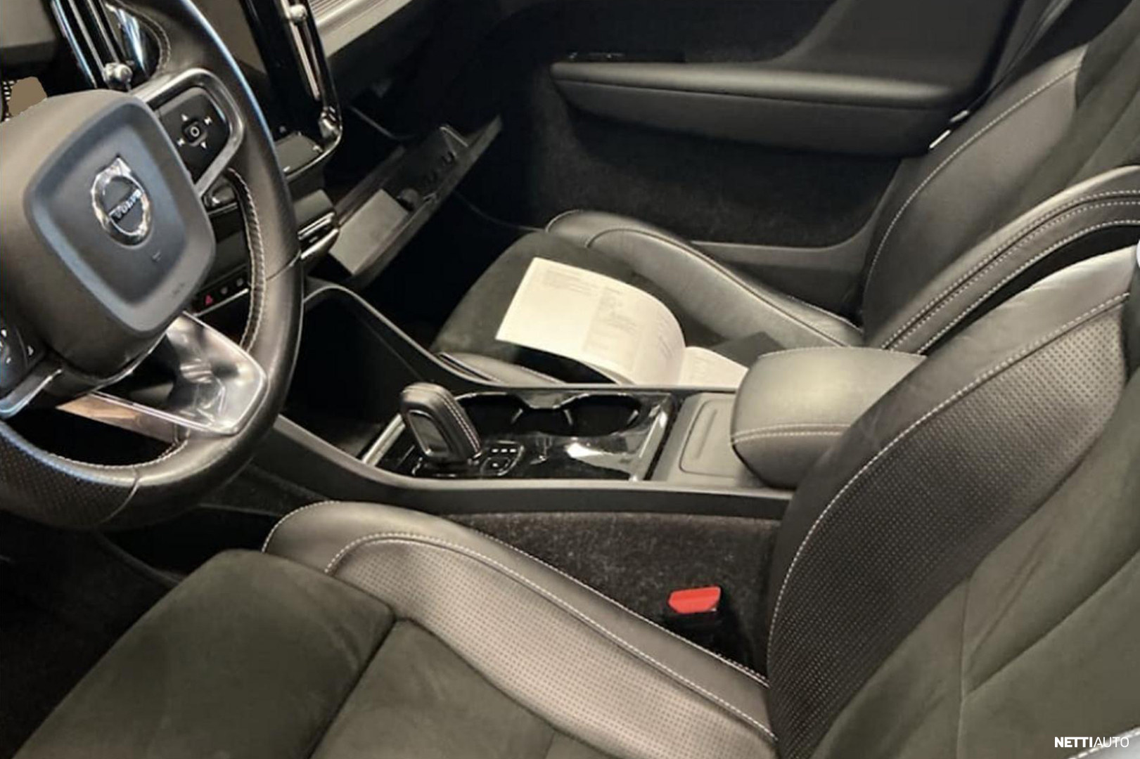 Volvo XC40 2021, kuva 3/5