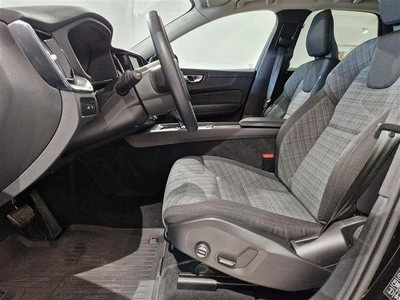 Volvo XC60 2023, photo 7/27