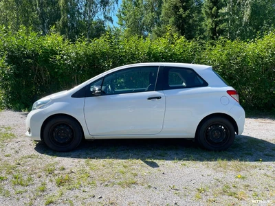 Toyota Yaris 1,0 VVT-i Life 3ov 2013, photo 4/13