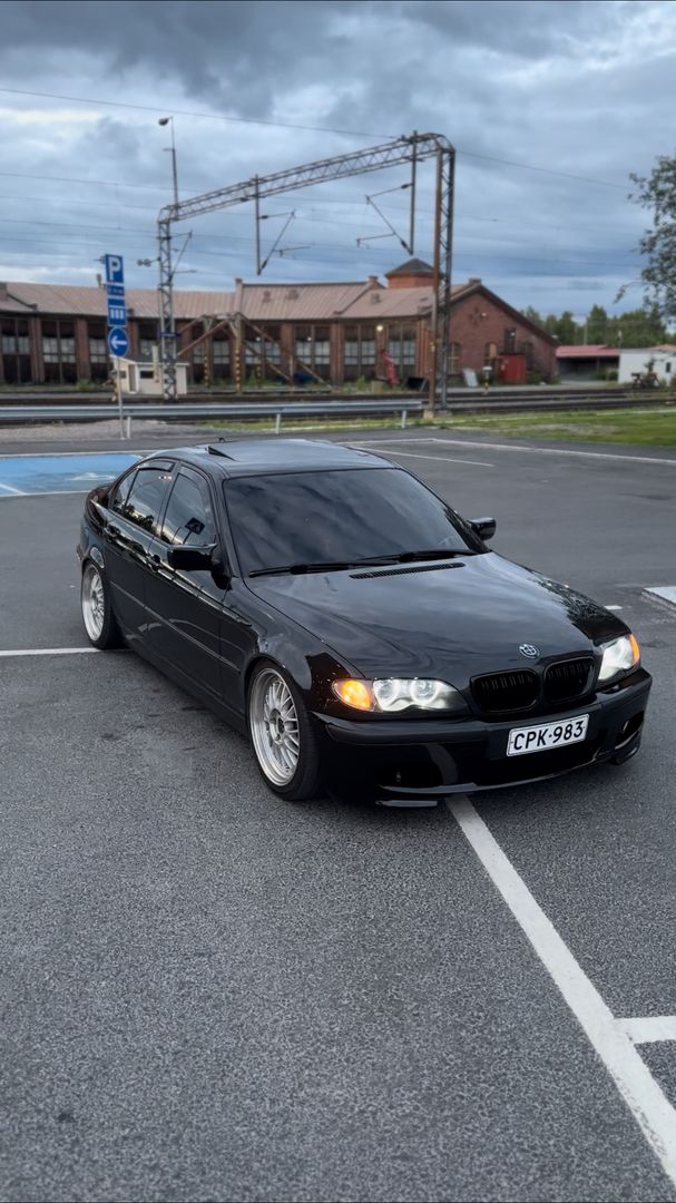 BMW 320