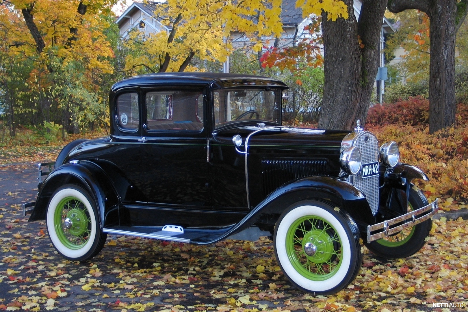 Ford De Luxe