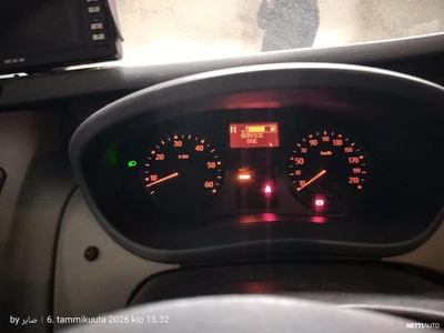 Renault Trafic 2012, photo 6/9
