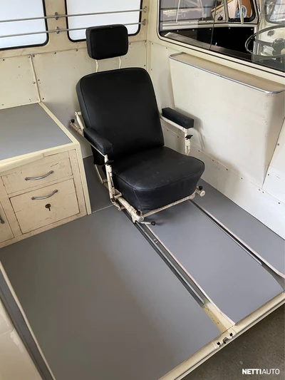 Volkswagen Kleinbus Krankenwagen 1956, kuva 7/12