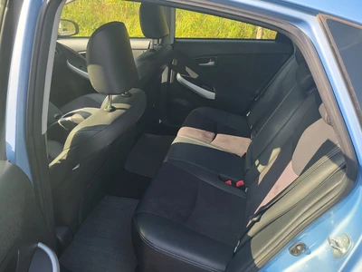 Toyota Prius PHEV Premium 2013, photo 6/10