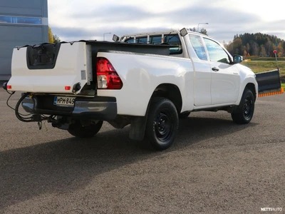 Toyota Hilux Extra Cab 4WD 2,4D Life 2024, photo 6/11
