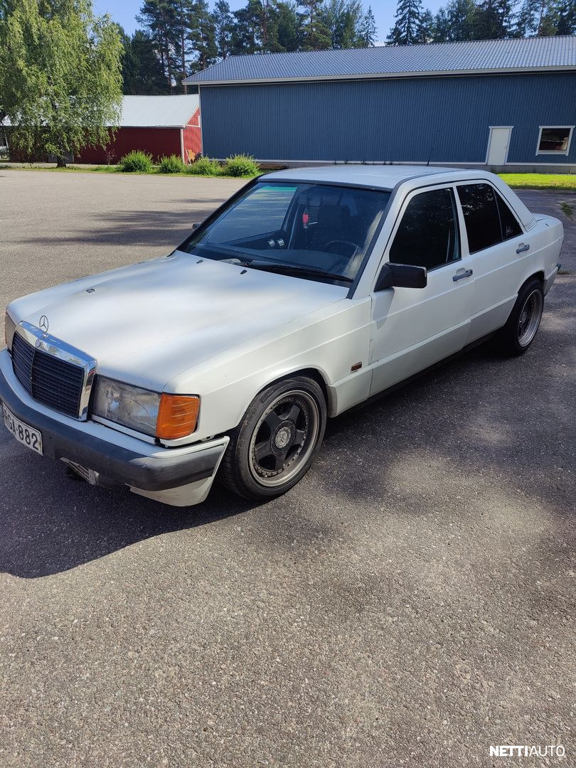 Mercedes-Benz 190 1986, kuva 2/10