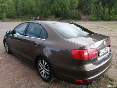 Volkswagen Jetta 2011, photo 2/4