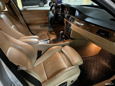BMW 330 2005, photo 7/14
