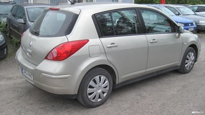 Nissan Tiida 2007, kuva 2/5