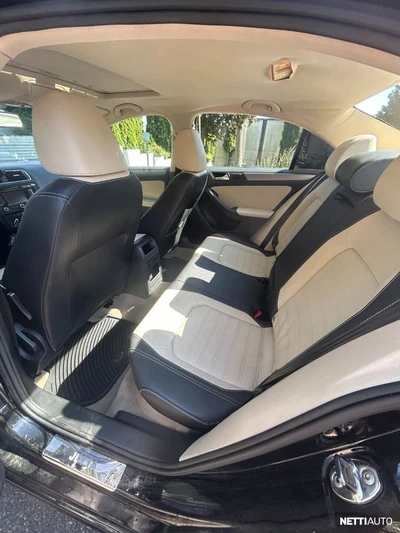 Volkswagen Jetta 2012, photo 6/16