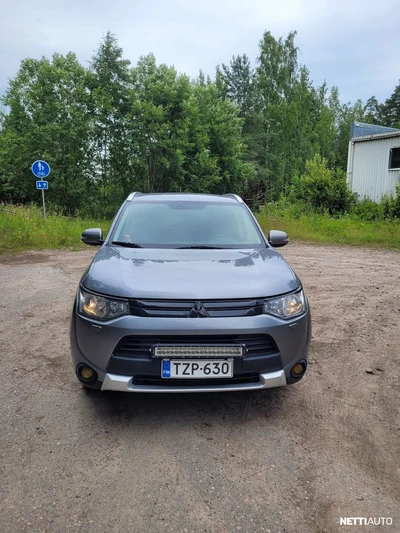 Mitsubishi Outlander 2015, photo 2/16