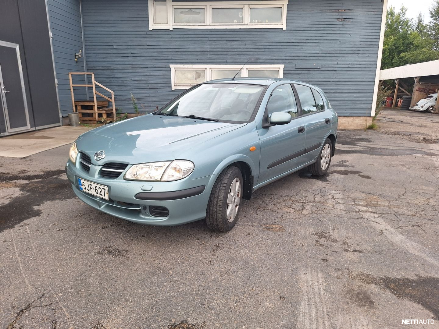 Nissan Almera