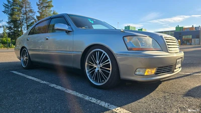 Toyota Crown Majesta i-Four 2002, photo 1/24