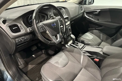 Volvo V40 D3 Momentum aut 2013, photo 5/24