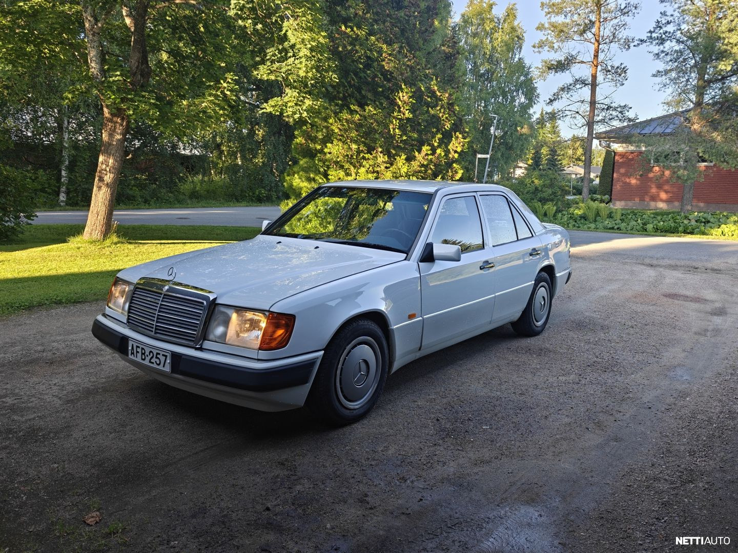 Mercedes-Benz 200
