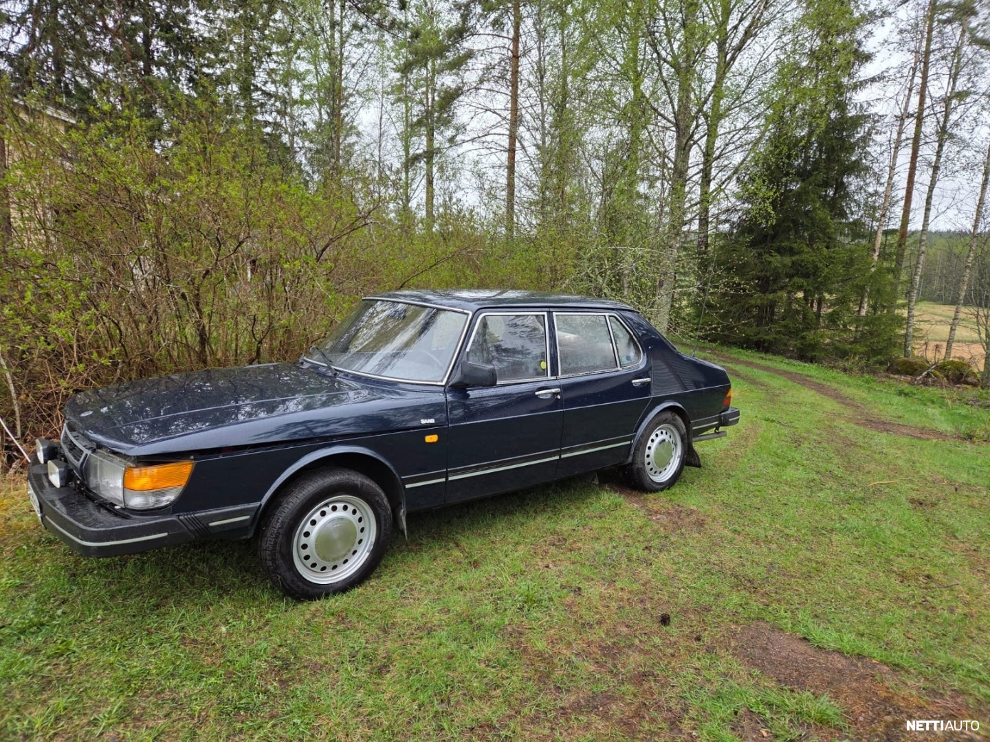 Saab 900