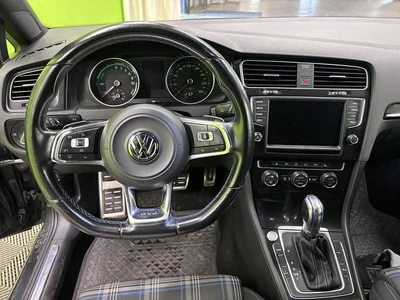 Volkswagen Golf 2015, photo 6/8