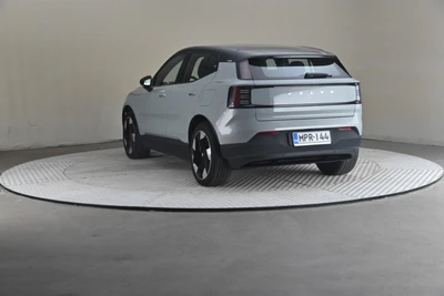 Volvo EX30 Twin Performance Plus 2024, photo 2/33