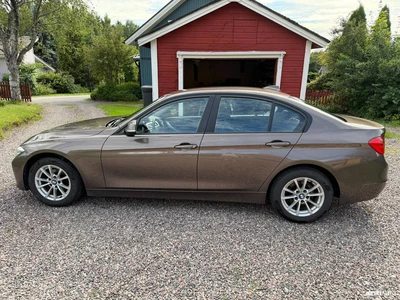 BMW 318 2012, photo 3/10