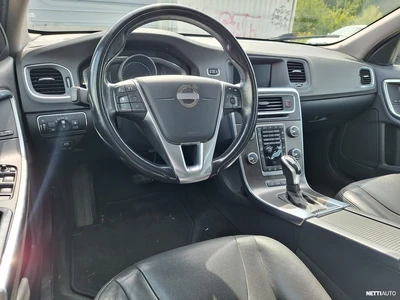 Volvo V60 2014, photo 3/4