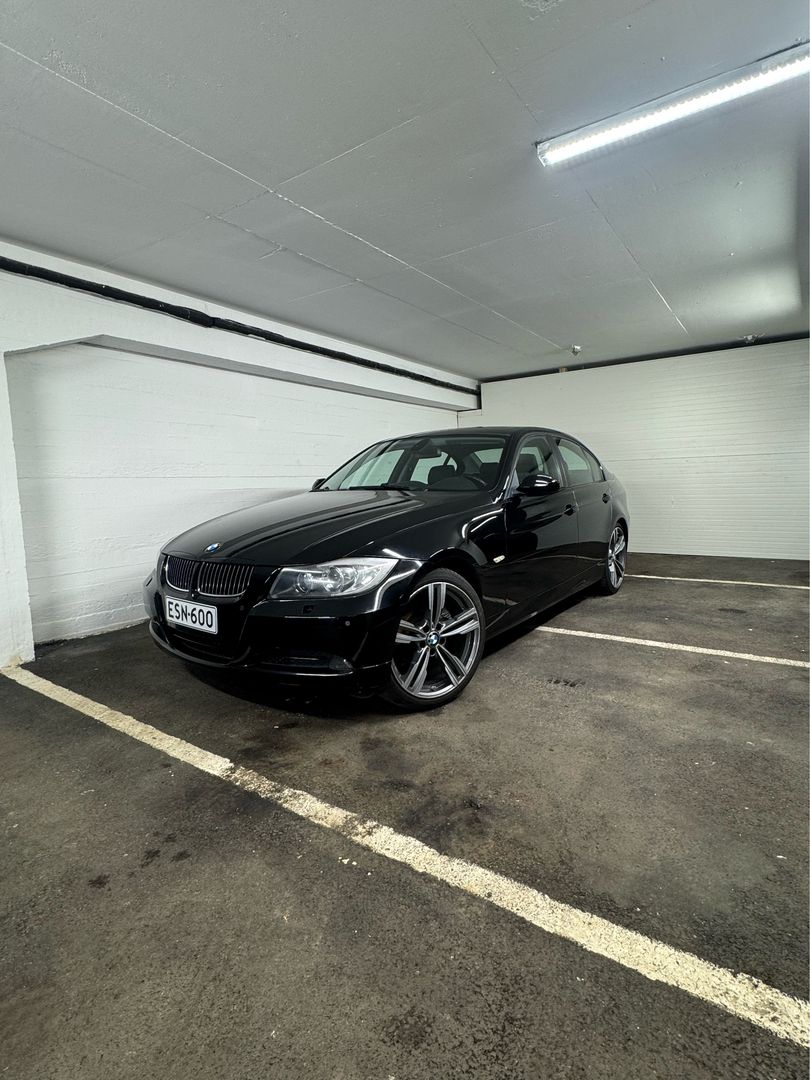 BMW 330