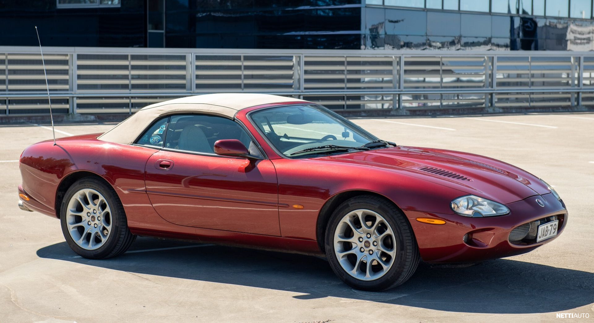 Jaguar XKR