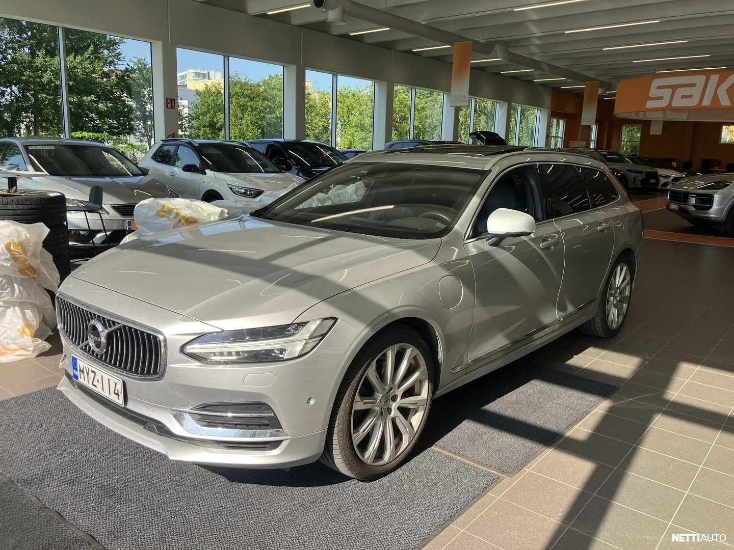 Volvo V90