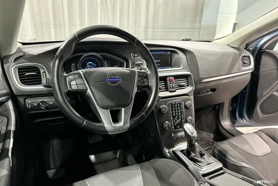 Volvo V40 D3 Momentum aut 2013, photo 6/24