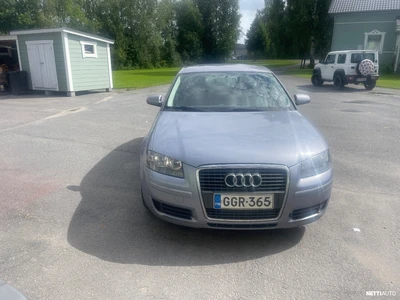 Audi A3 CC Attraction 2,0 TDI 103 kW 2006, photo 2/9