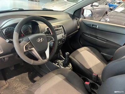 Hyundai i20 5d 1,2 5MT Classic 2013, photo 7/8