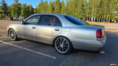 Toyota Crown Majesta i-Four 2002, photo 3/24